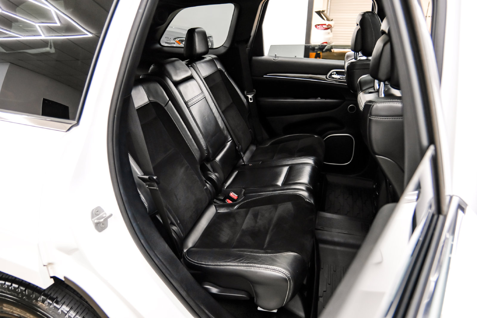 Photo 44 of this Jeep Grand Cherokee