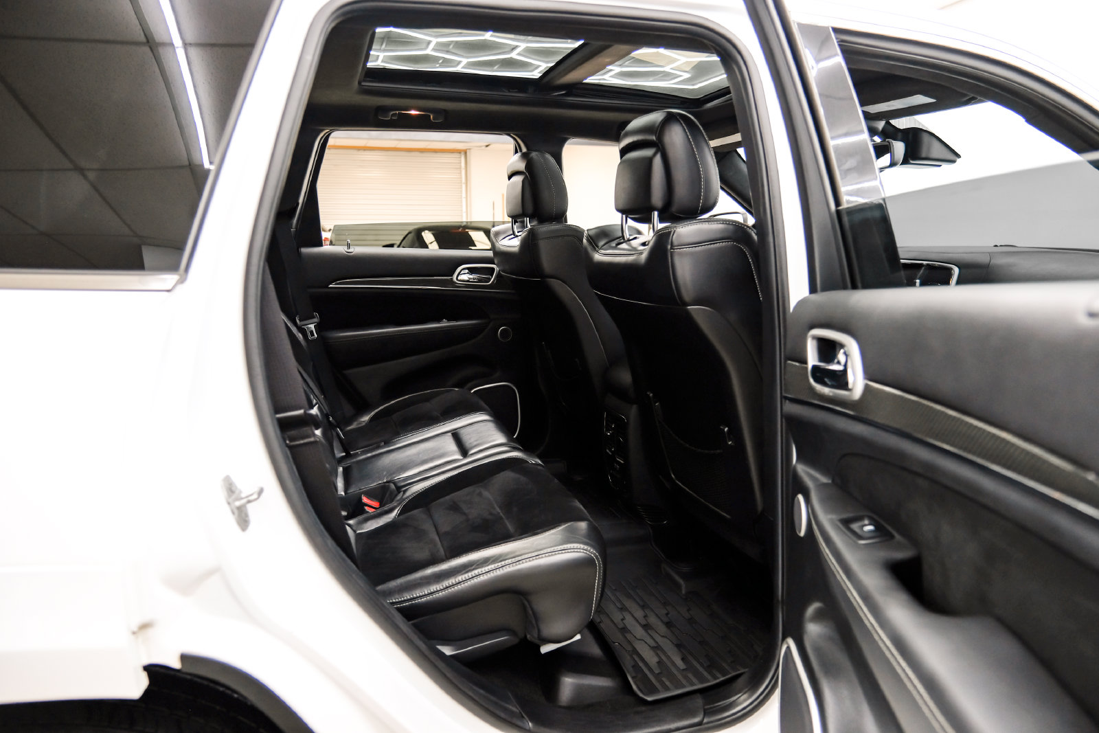 Photo 45 of this Jeep Grand Cherokee