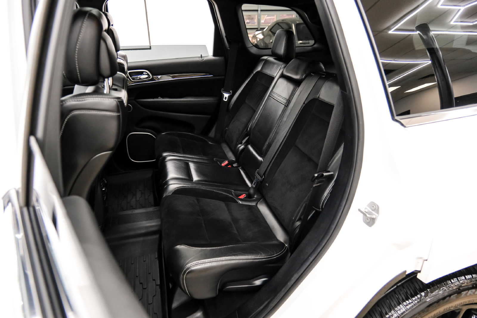 Photo 47 of this Jeep Grand Cherokee