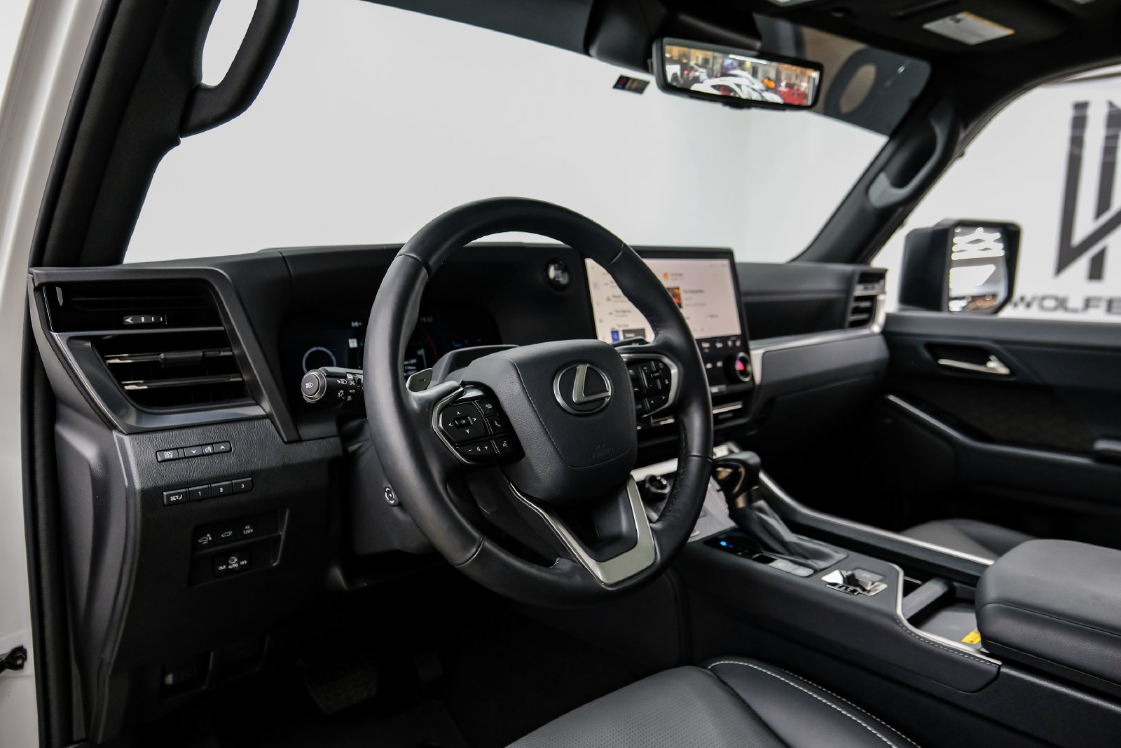 Photo 14 of this Lexus GX 550