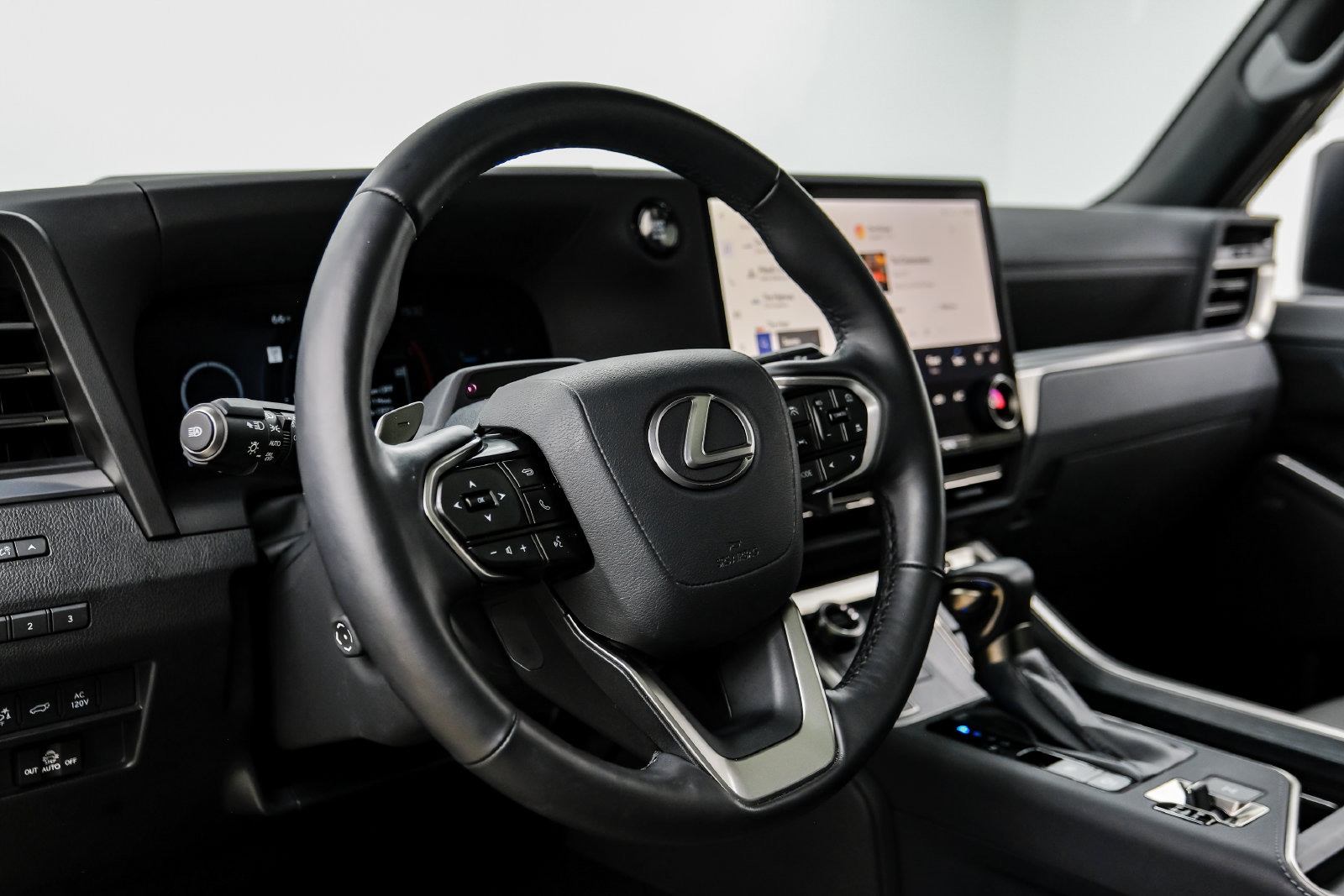 Photo 15 of this Lexus GX 550