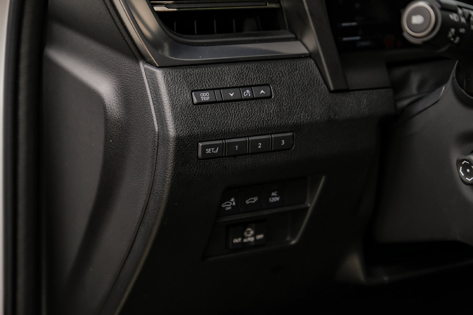 Photo 32 of this Lexus GX 550