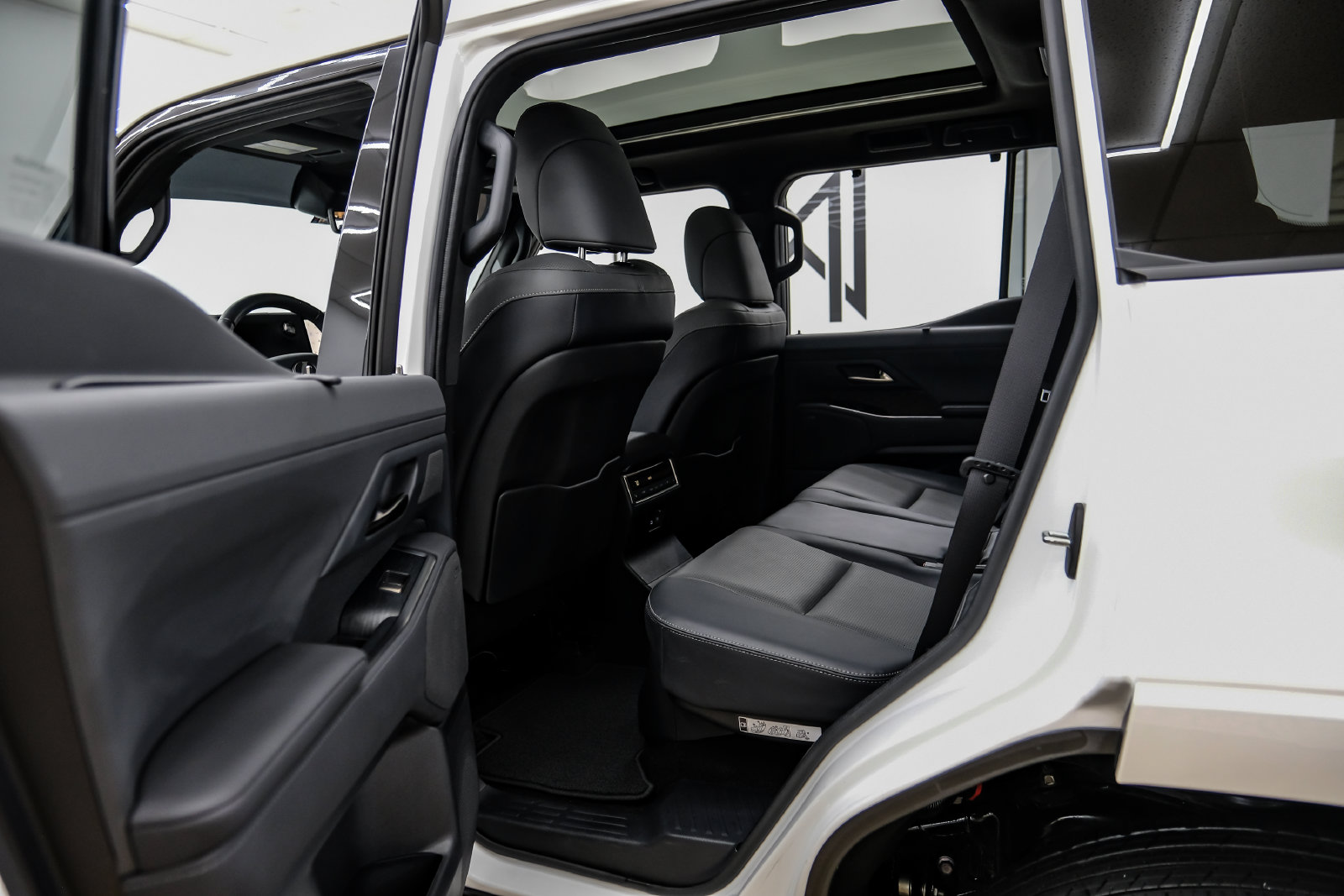 Photo 45 of this Lexus GX 550