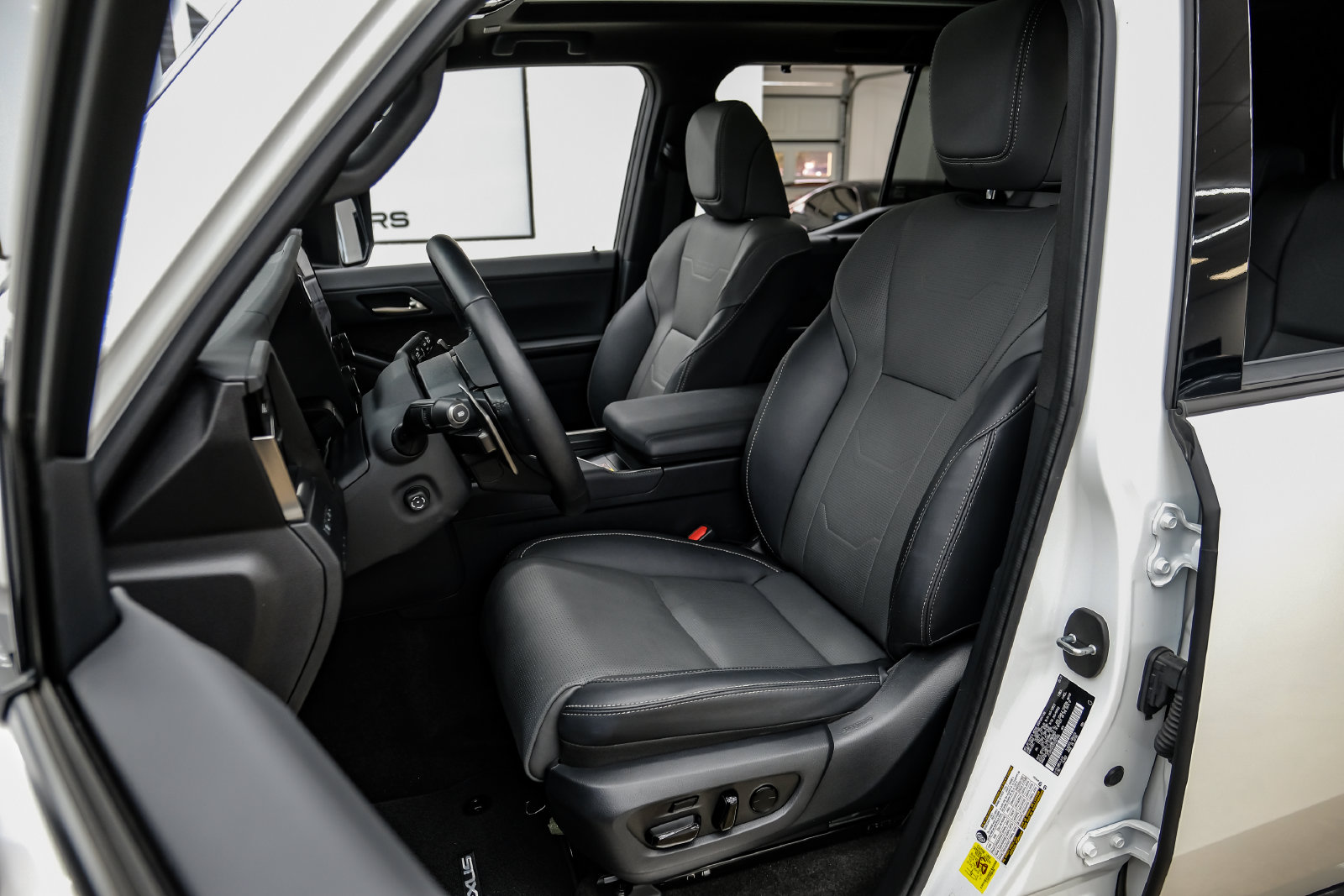 Photo 39 of this Lexus GX 550