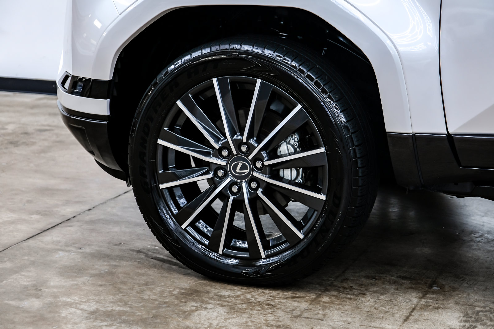 Photo 65 of this Lexus GX 550