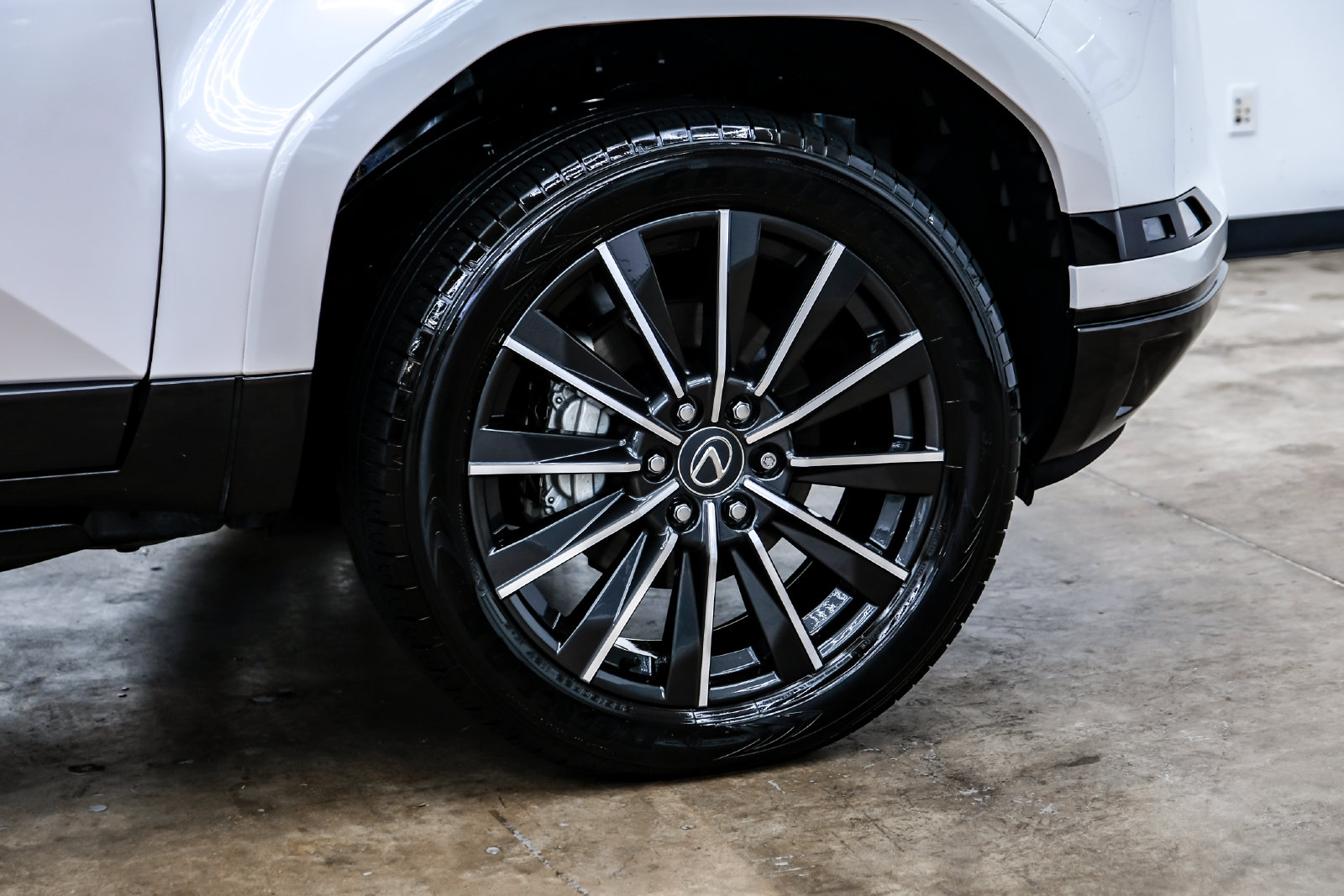 Photo 64 of this Lexus GX 550