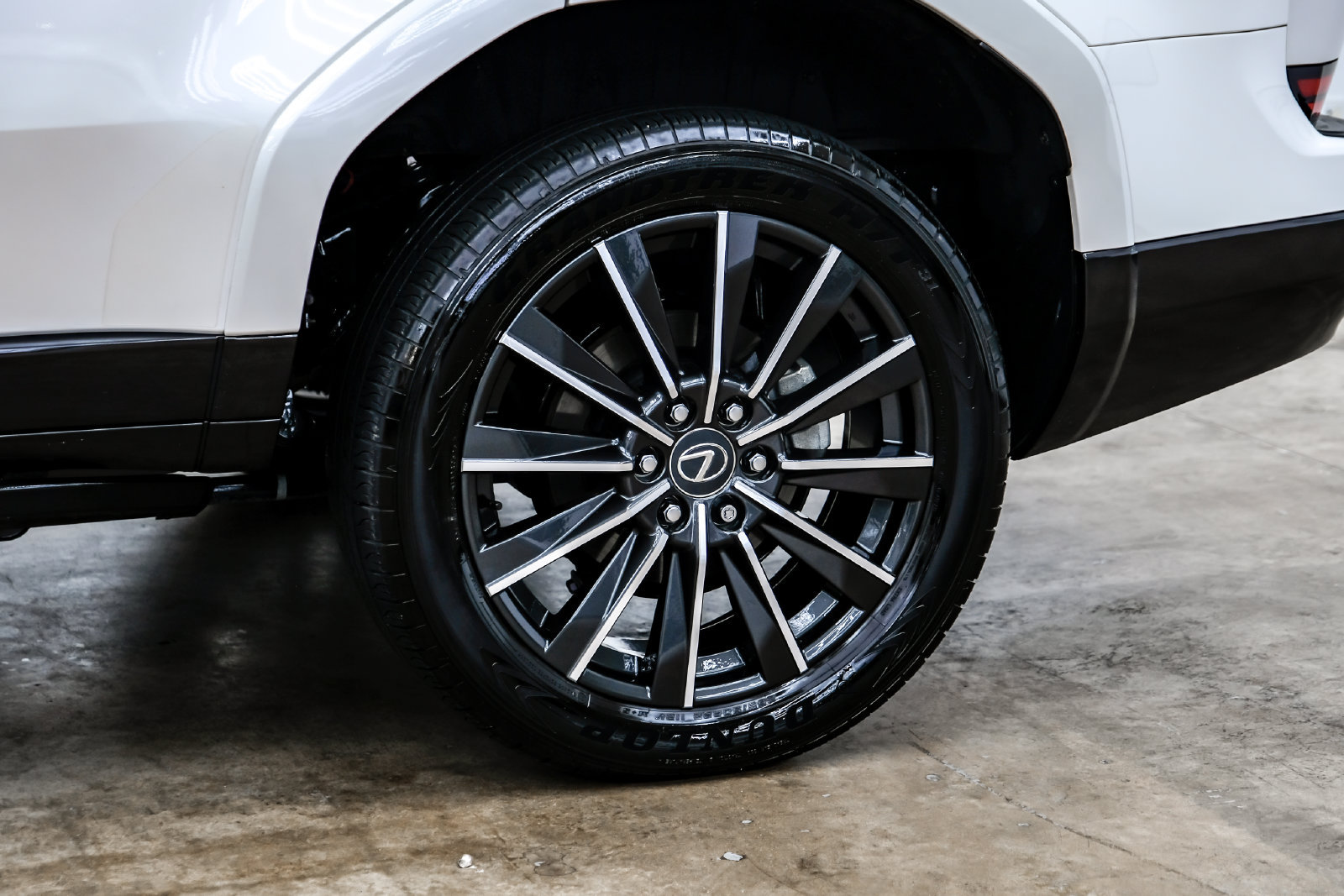 Photo 66 of this Lexus GX 550