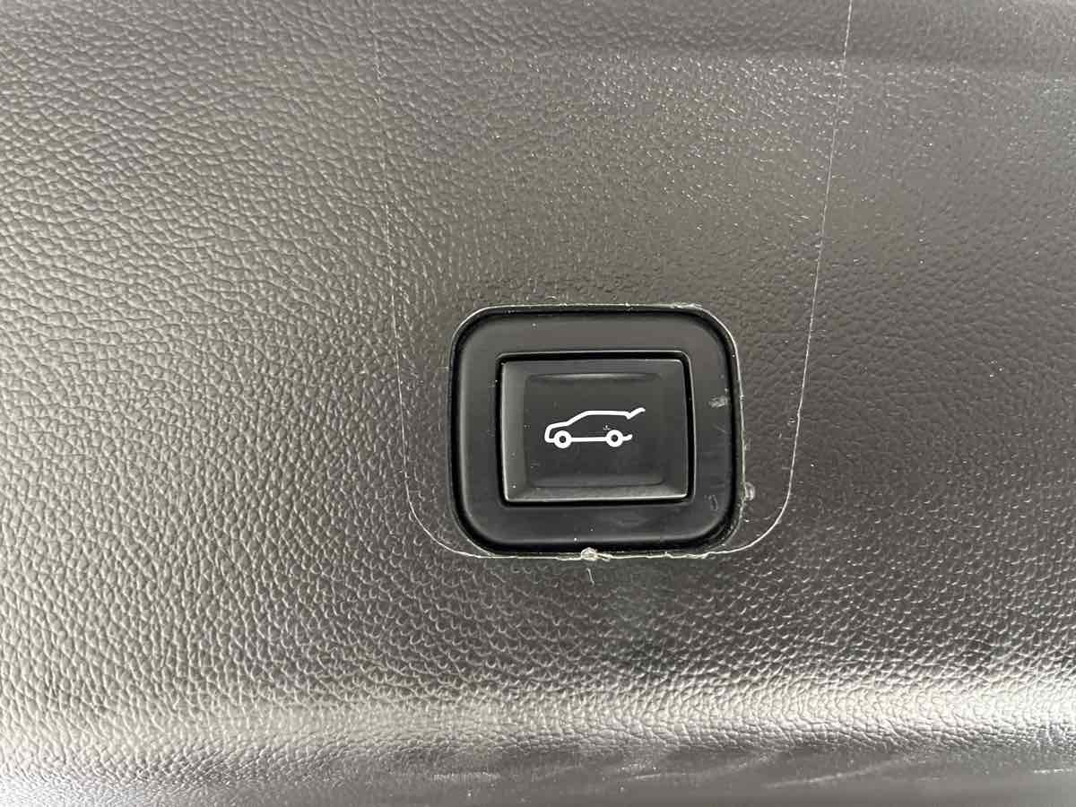 2022 CHEVROLET TRAVERSE - Image 40