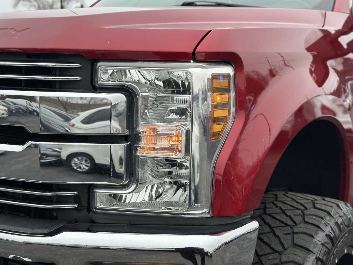 2018 Ford F-250 Lariat photo 3