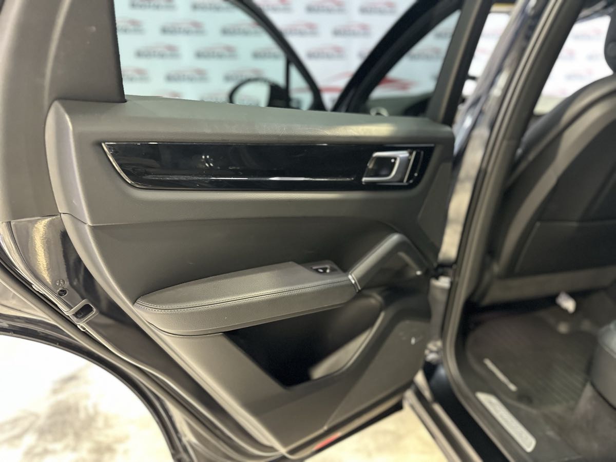2021 Porsche Cayenne Base - Photo 26