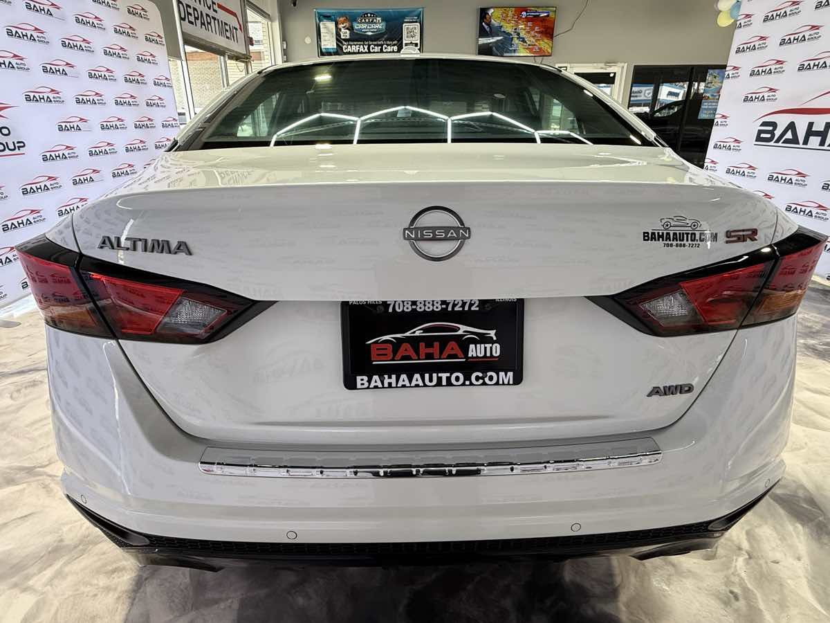 2023 Nissan Altima SR - Photo 9