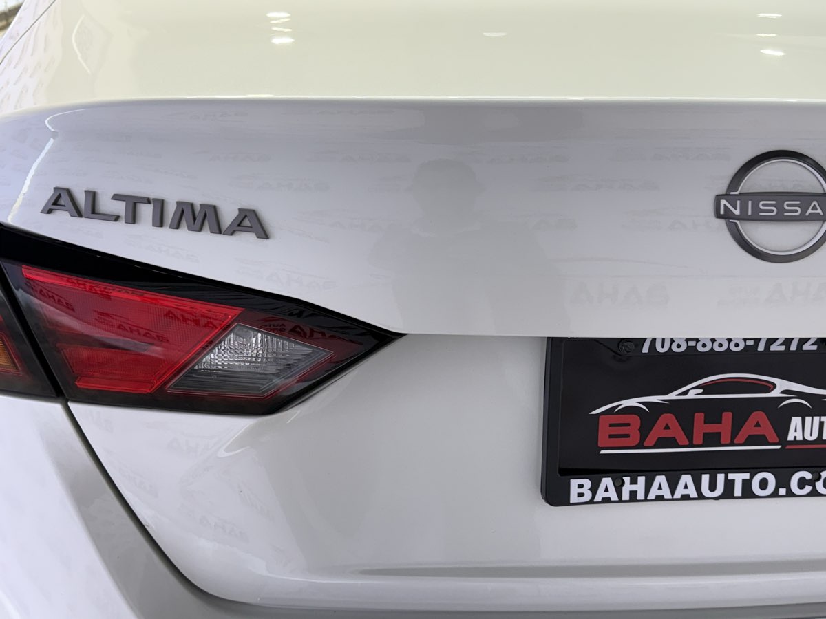 2023 Nissan Altima SR - Photo 11