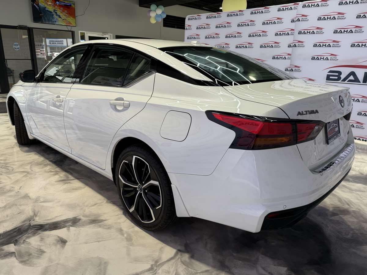 2023 Nissan Altima SR - Photo 12