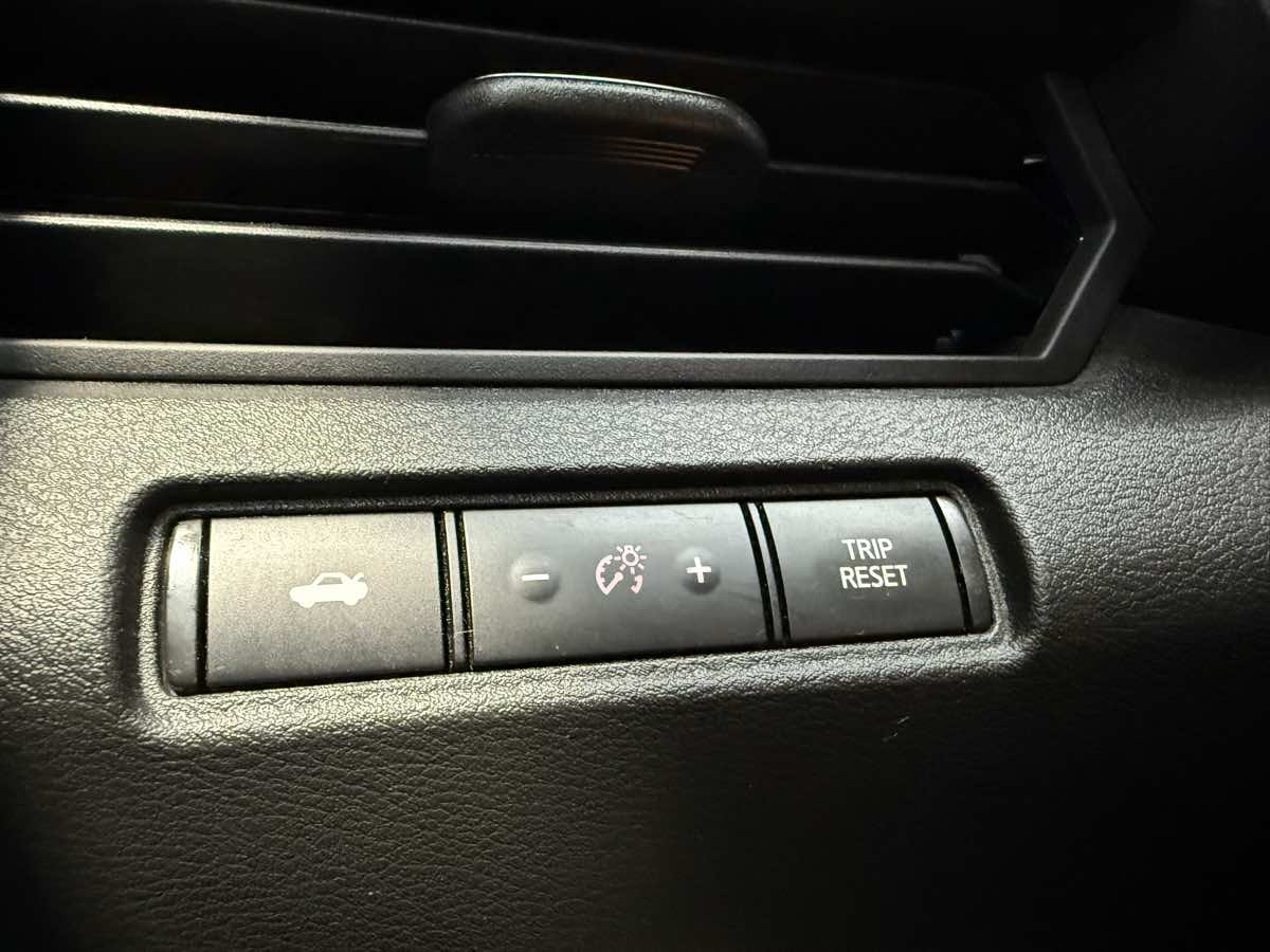 2023 Nissan Altima SR - Photo 19