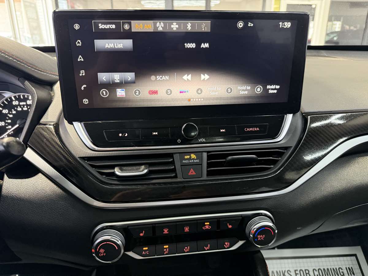 2023 Nissan Altima SR - Photo 22