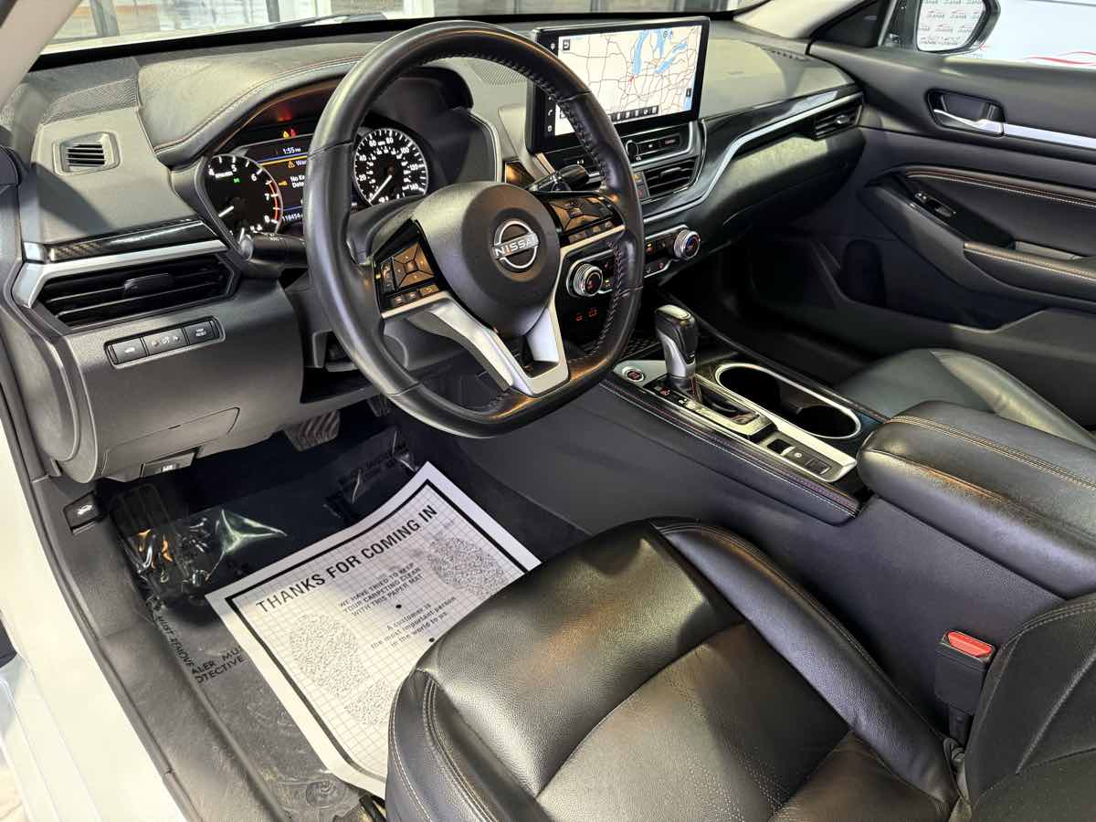2023 Nissan Altima SR - Photo 38
