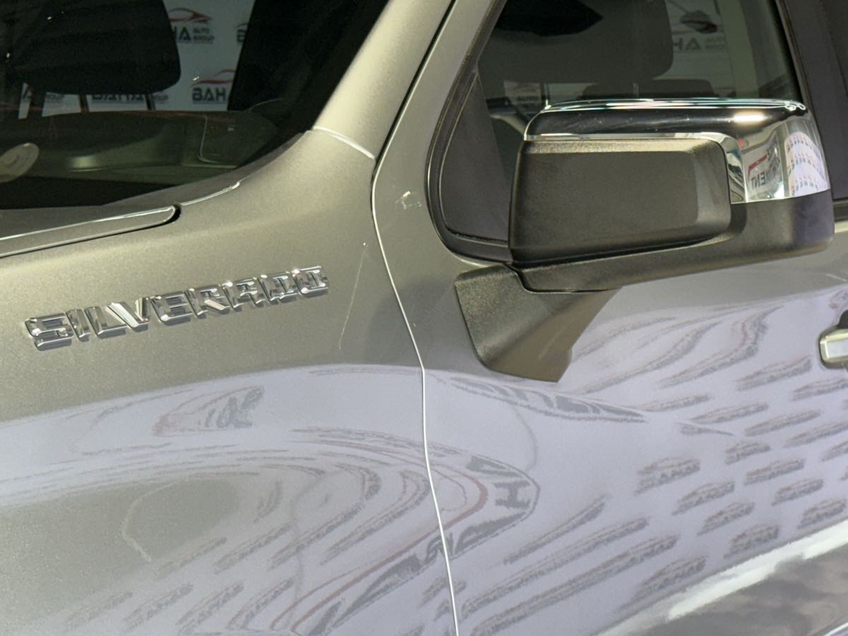 2025 Chevrolet Silverado 1500 LT - Photo 4