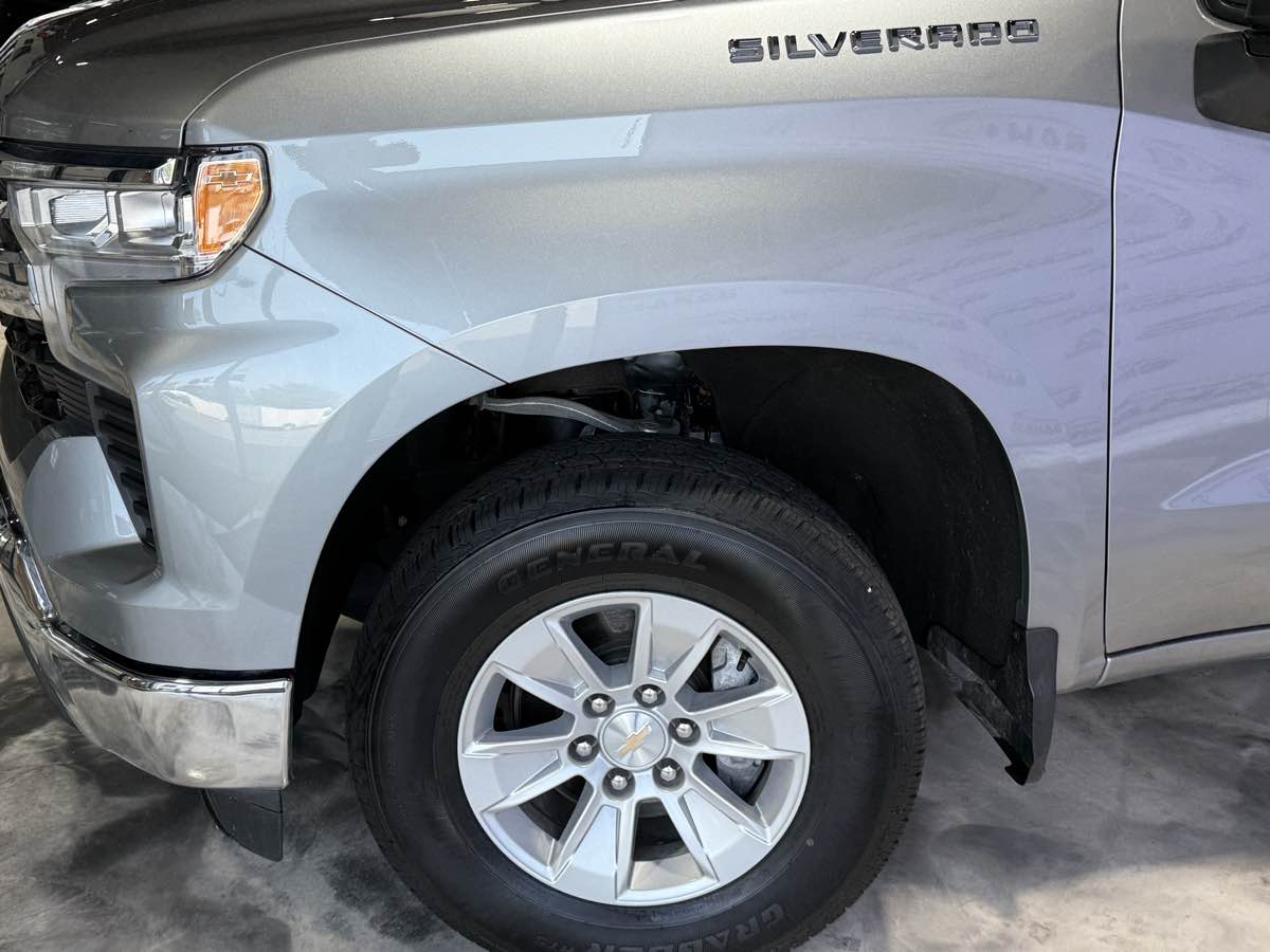 2025 Chevrolet Silverado 1500 LT - Photo 5