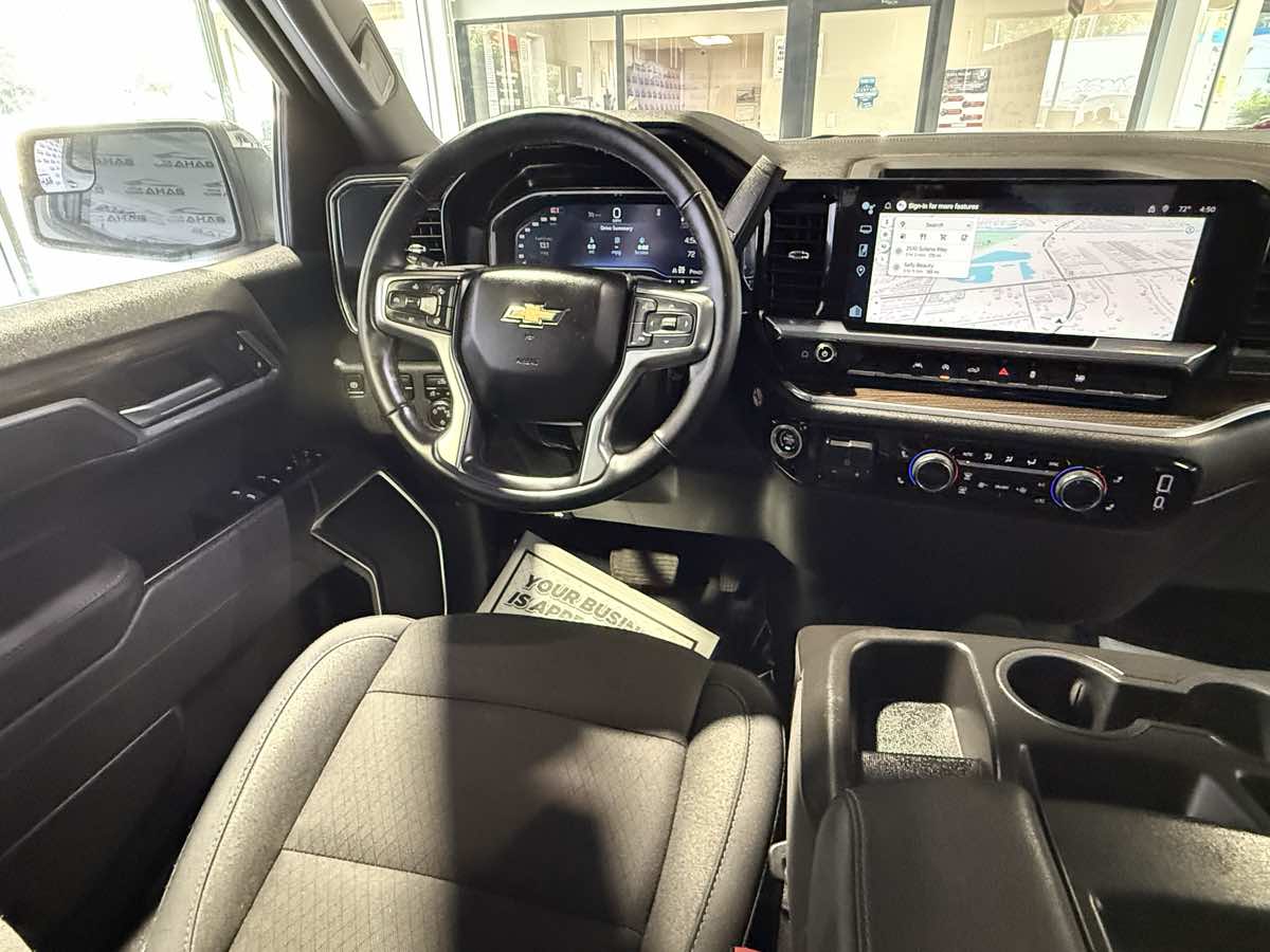 2025 Chevrolet Silverado 1500 LT - Photo 38