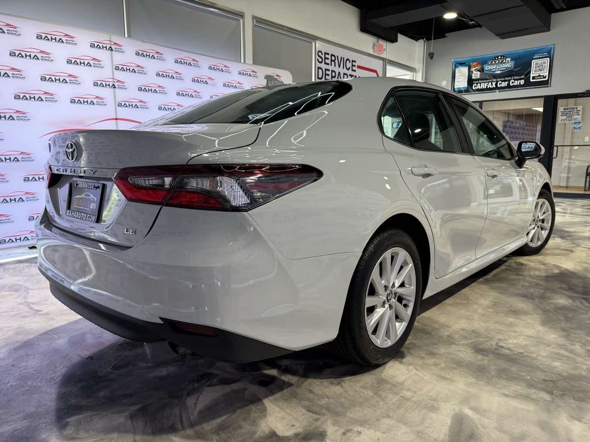 2023 Toyota Camry LE photo 4