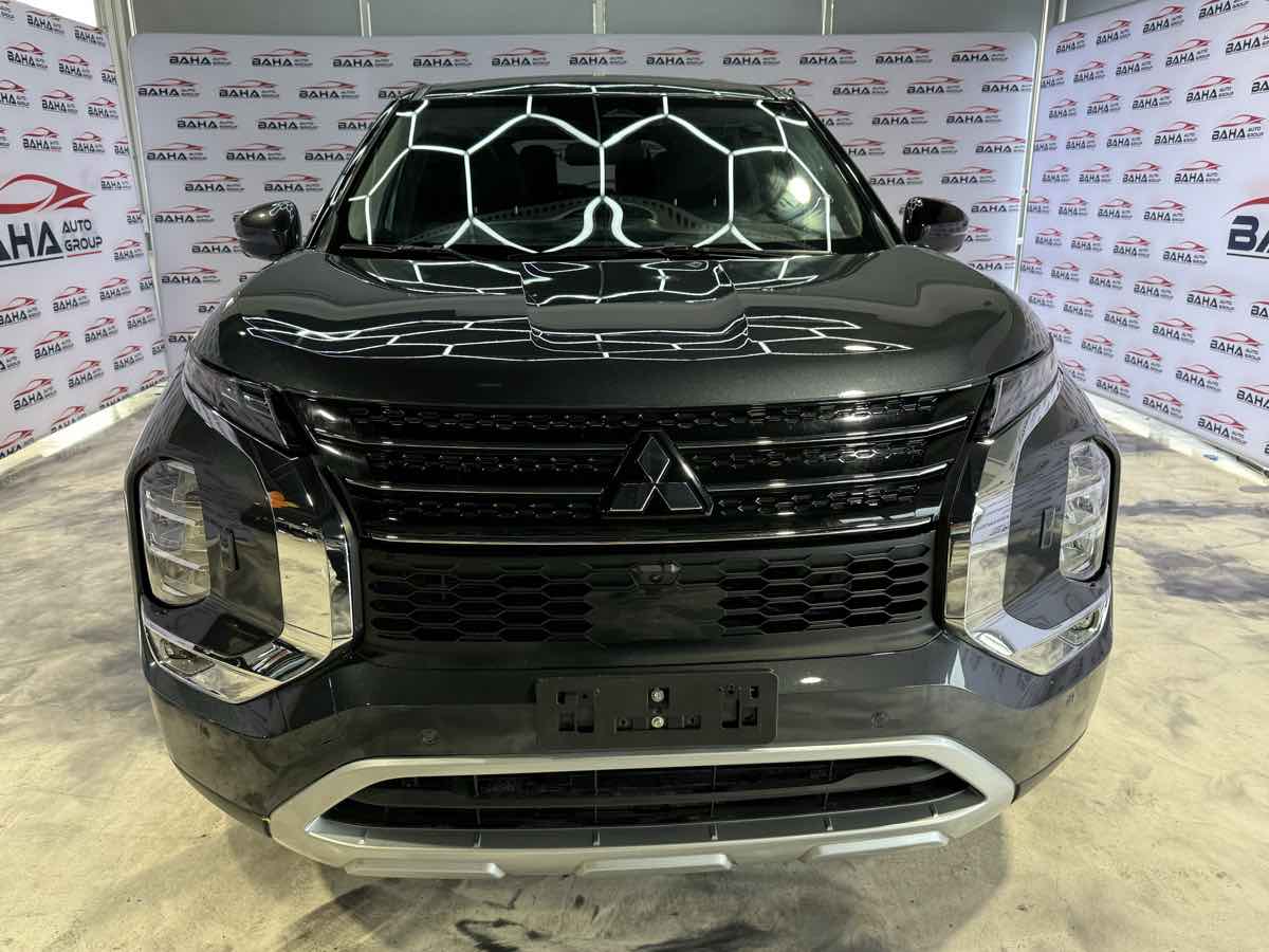 2024 Mitsubishi Outlander SE - Photo 4