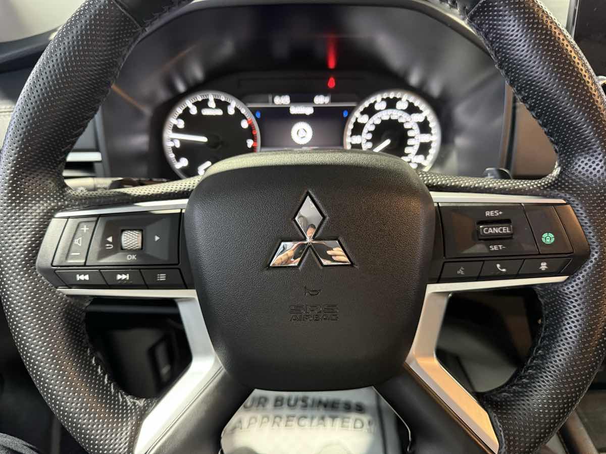 2024 Mitsubishi Outlander SE - Photo 13