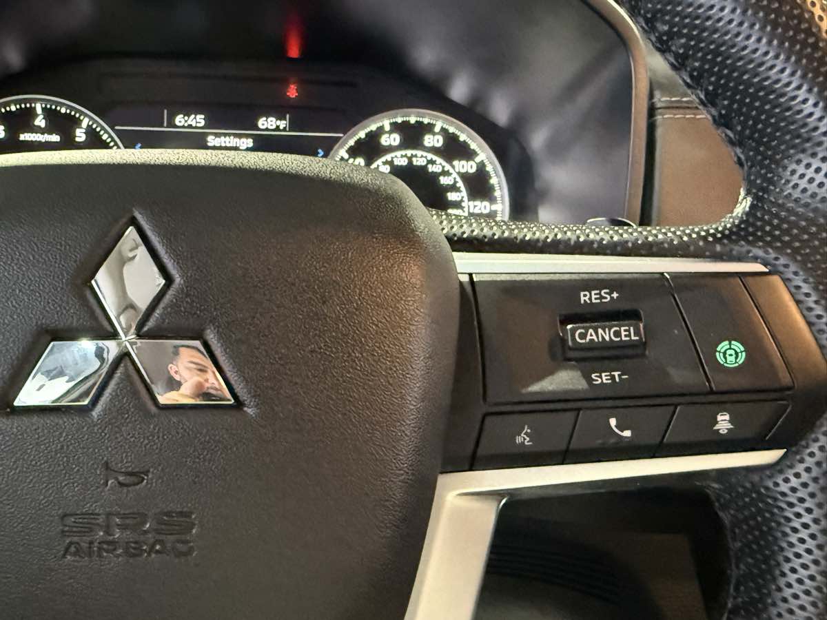 2024 Mitsubishi Outlander SE - Photo 16