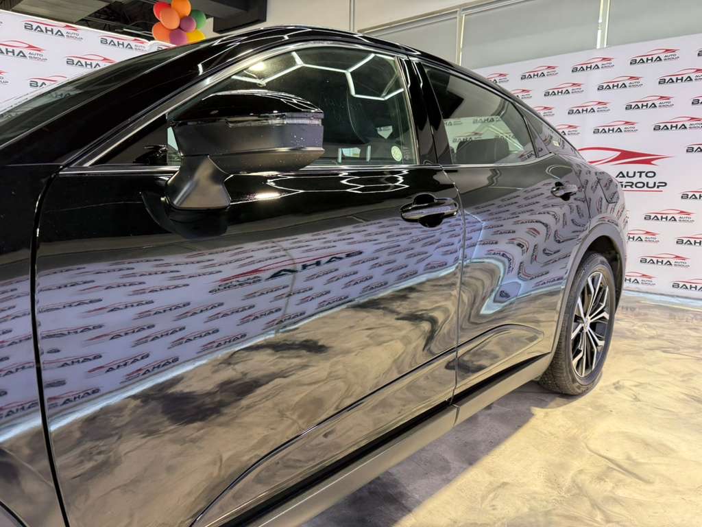 2024 Toyota Crown Limited photo 4