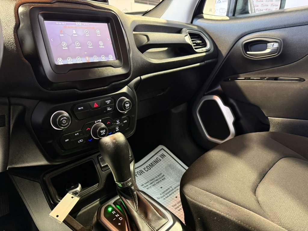 2021 JEEP RENEGADE - Image 22