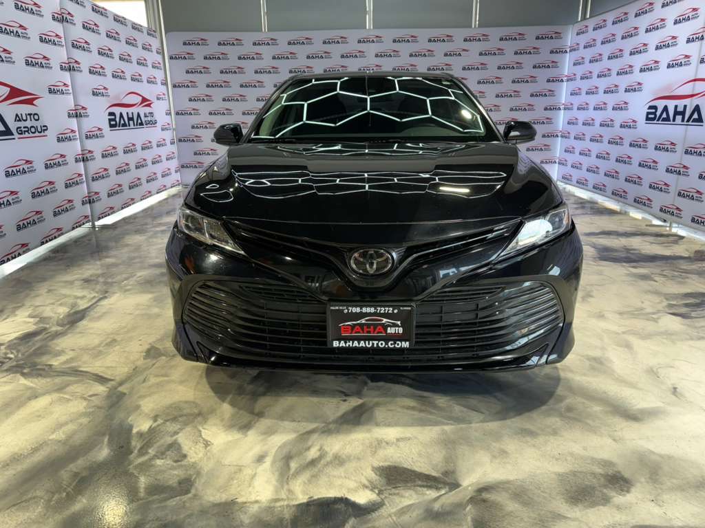 2020 Toyota Camry LE photo 2