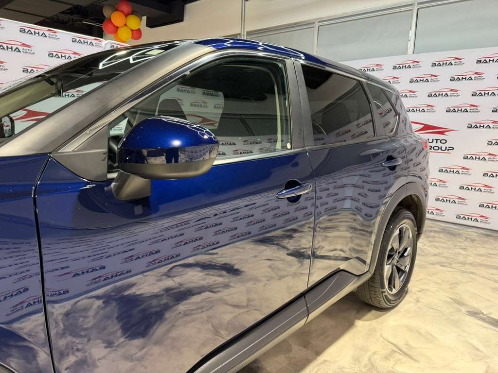 2024 Nissan Rogue SV photo 4