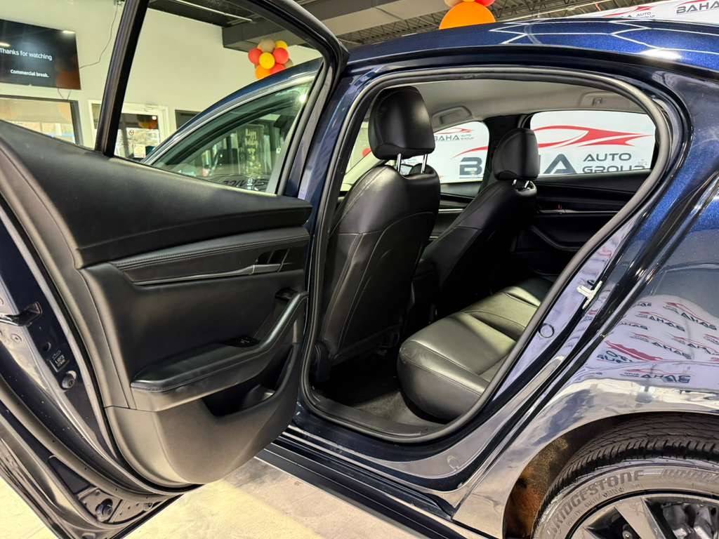 2025 MAZDA MAZDA3 - Image 38