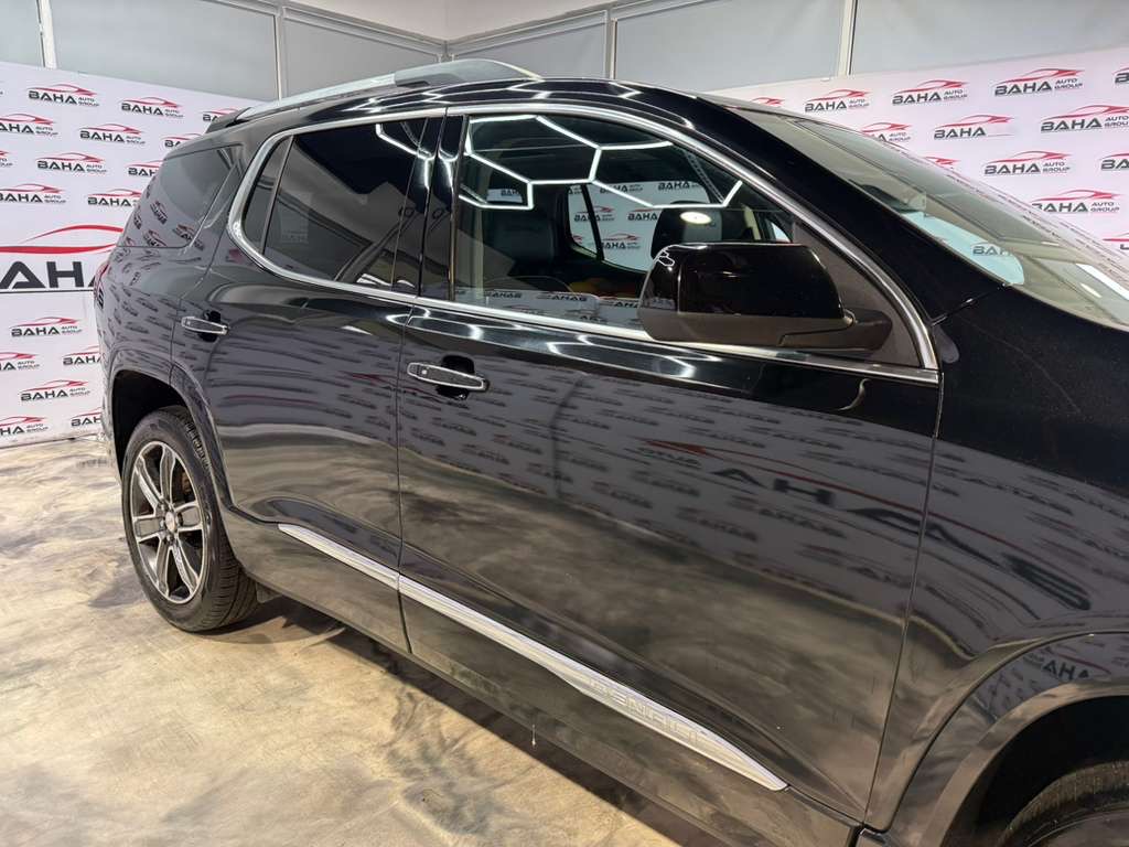 2017 Gmc Acadia Denali photo 3