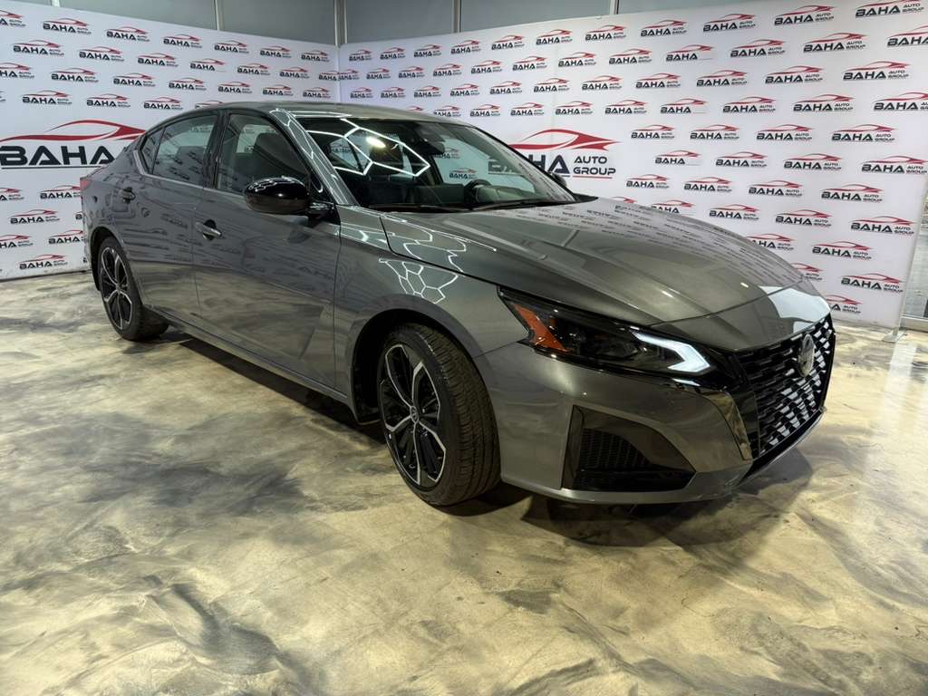 2024 Nissan Altima 2.5 SR photo 2