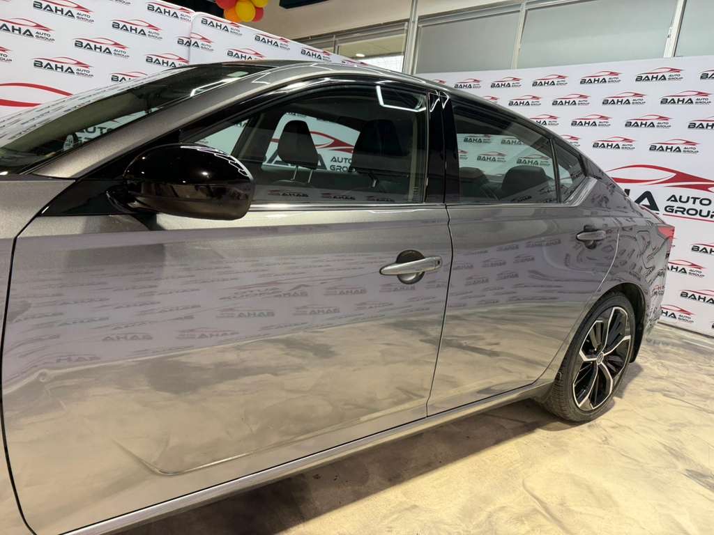 2024 Nissan Altima 2.5 SR photo 3