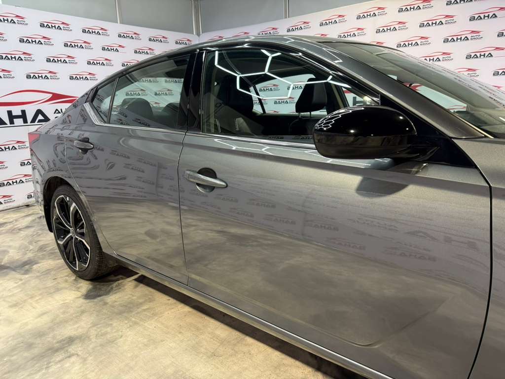 2024 Nissan Altima 2.5 SR photo 4