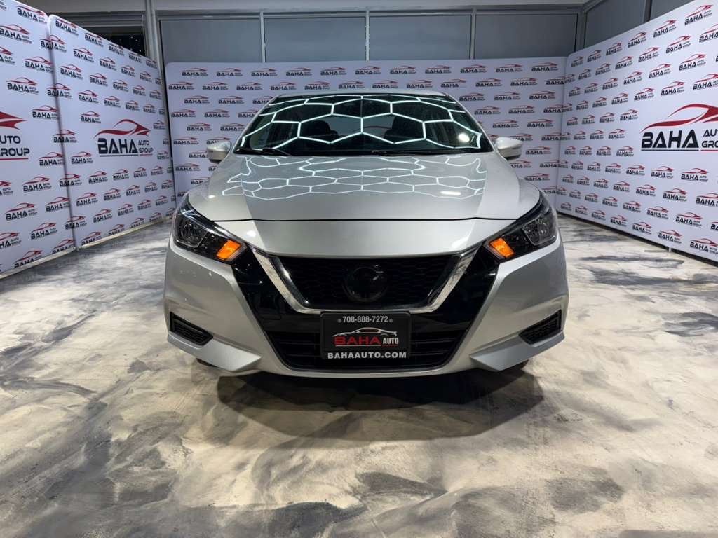 2021 Nissan Versa SV photo 2