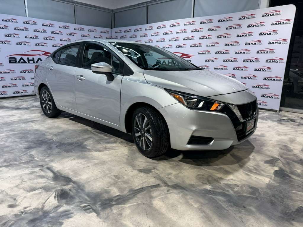 2021 Nissan Versa SV photo 4