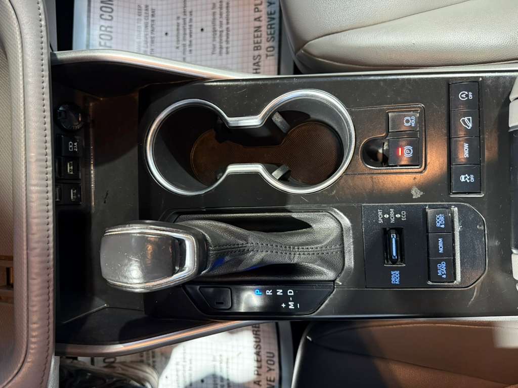 2021 TOYOTA HIGHLANDER - Image 18