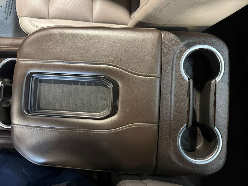 2021 CHEVROLET SUBURBAN - Image 24