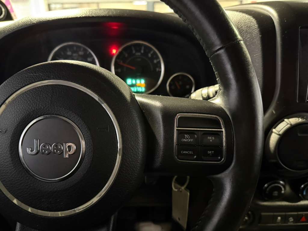 2013 JEEP WRANGLER - Image 12