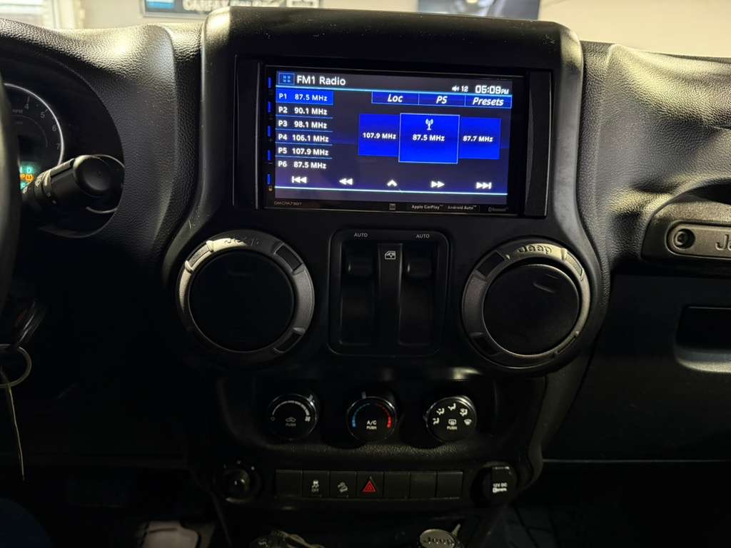 2013 JEEP WRANGLER - Image 15