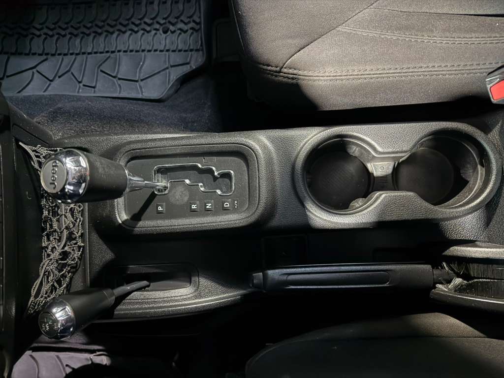 2013 JEEP WRANGLER - Image 16