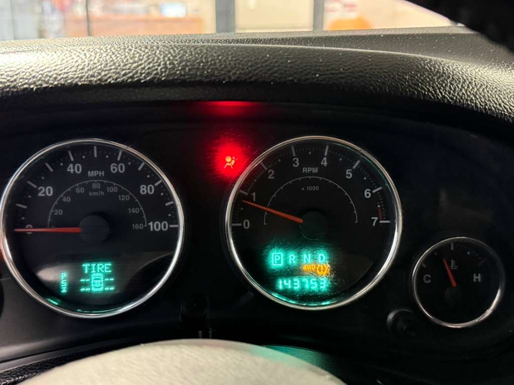 2013 JEEP WRANGLER - Image 19