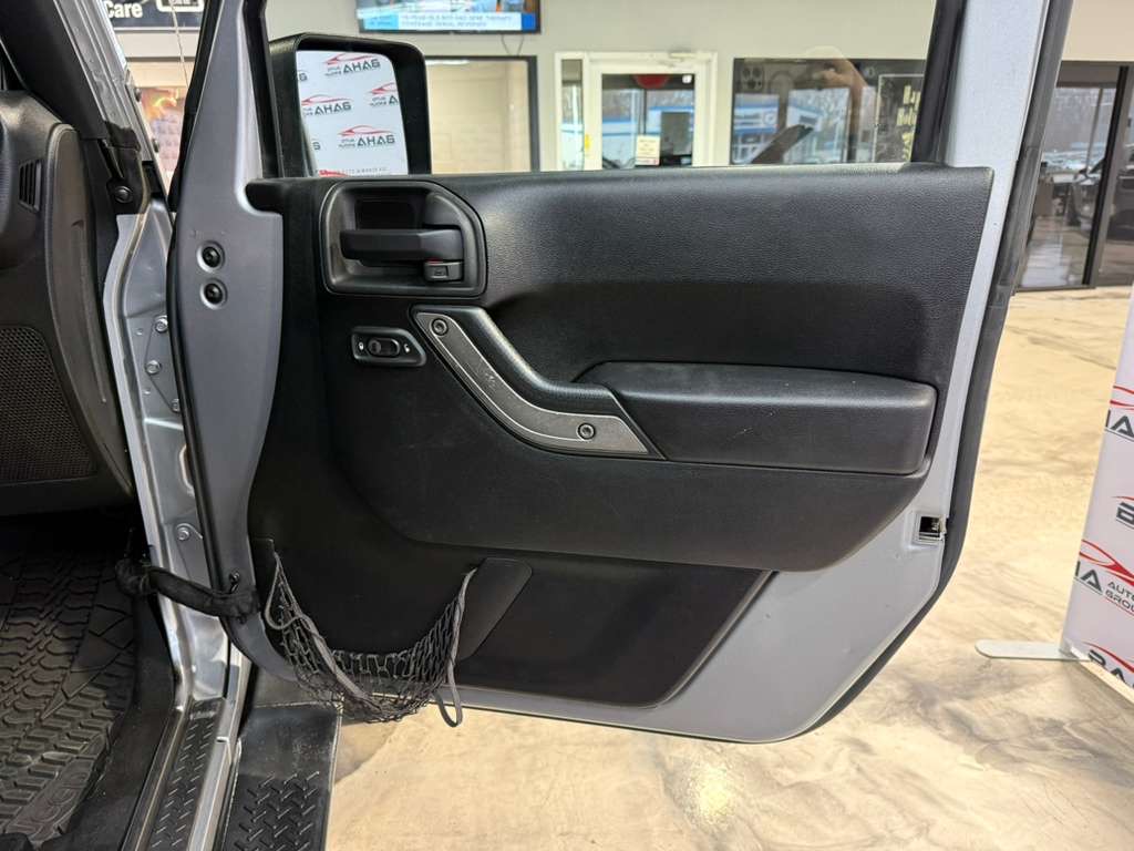 2013 JEEP WRANGLER - Image 47