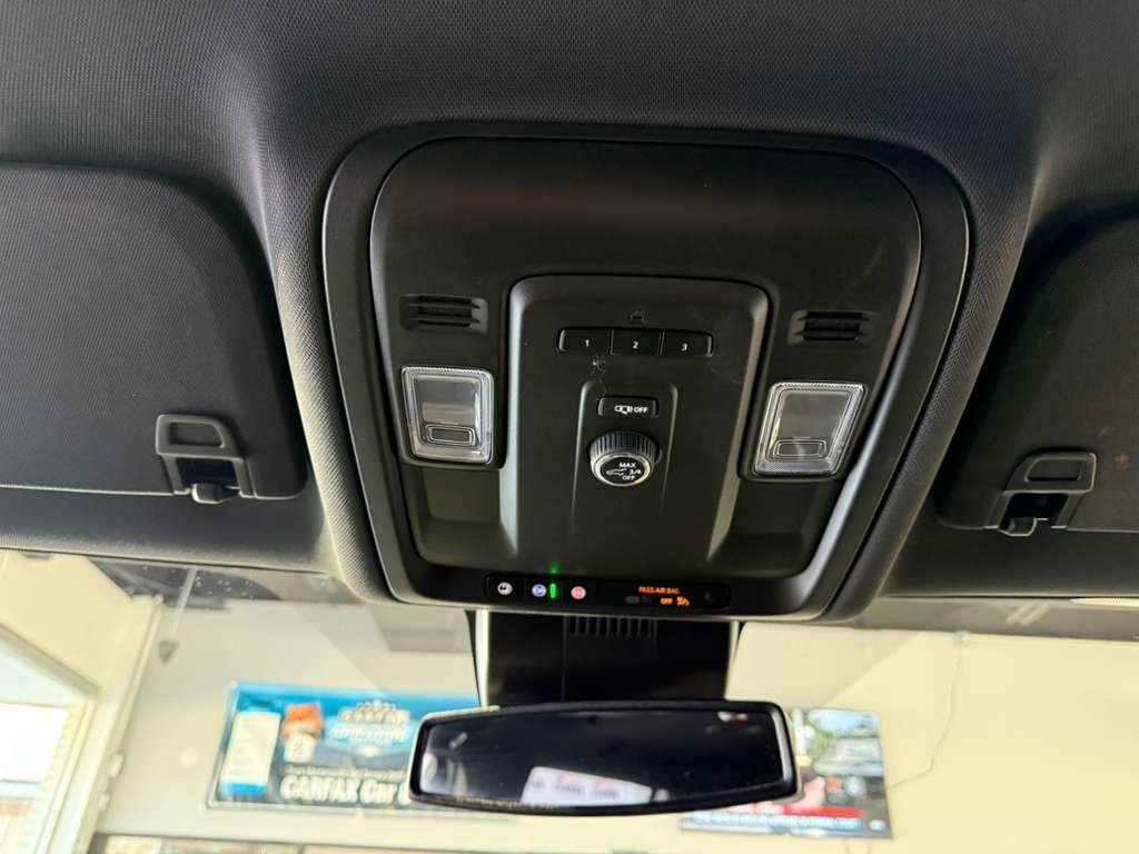 2024 GMC YUKON XL - Image 20