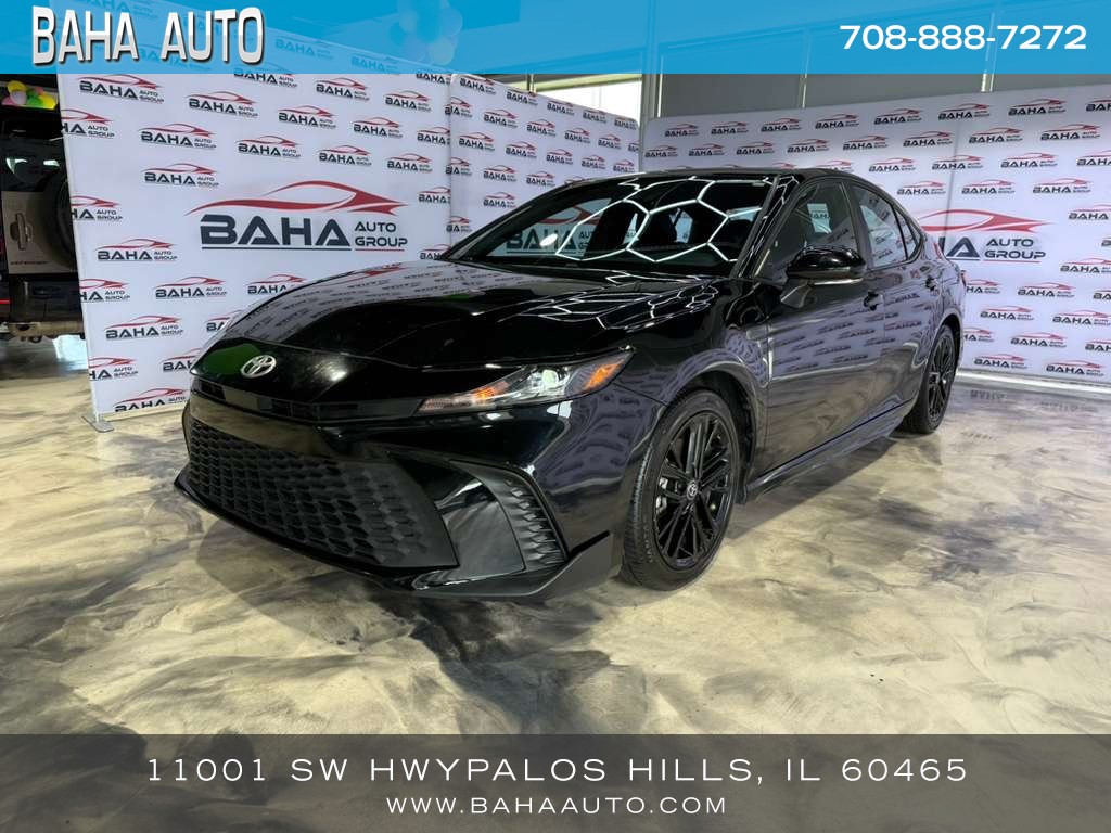2025 Toyota Camry LE Hybrid's photo