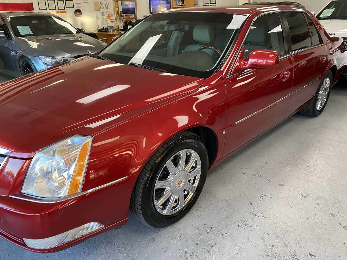 2008 Cadillac DTS photo 2