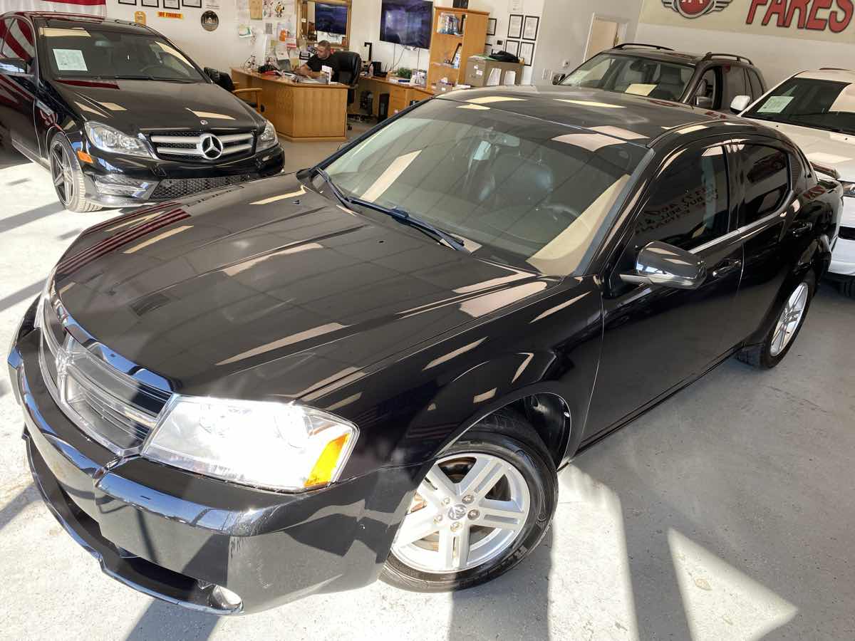 2010 Dodge Avenger R/T photo 10