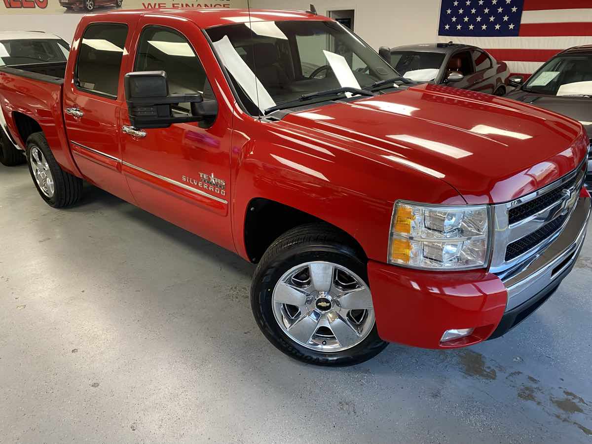 2011 Chevrolet Silverado 1500 LT photo 4